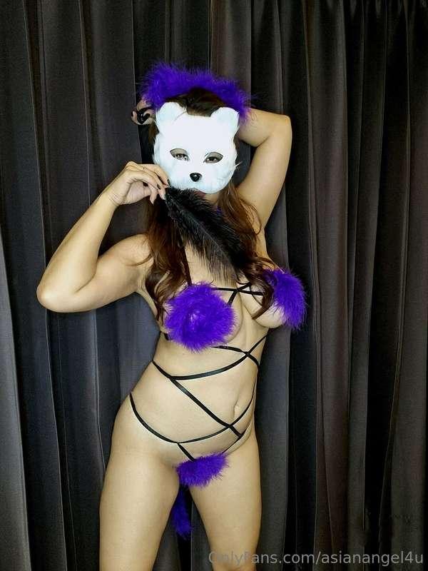 I Love Trying on Costumes For Halloween!🎃