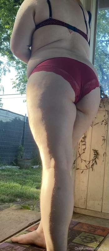 Sexy Sunday anyone? 🥵😝🍑

$3 tip for some loud morning gas?
