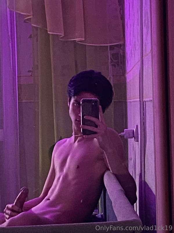 What will you choose 🍆 or 🍑?