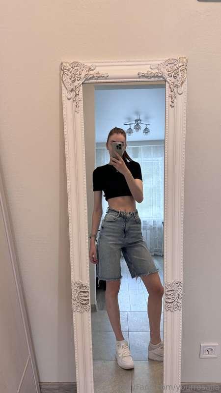 What do you think of my look for today's outing?😋