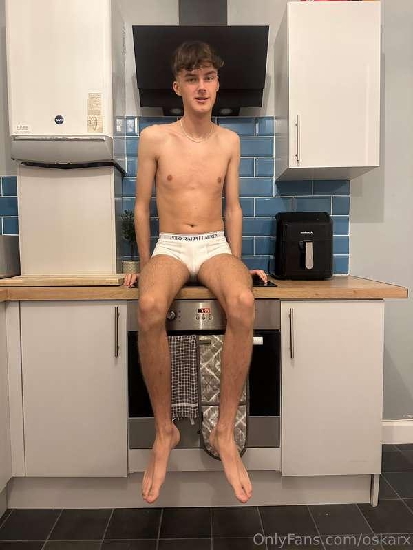 Someone come and talk. I am bored😪