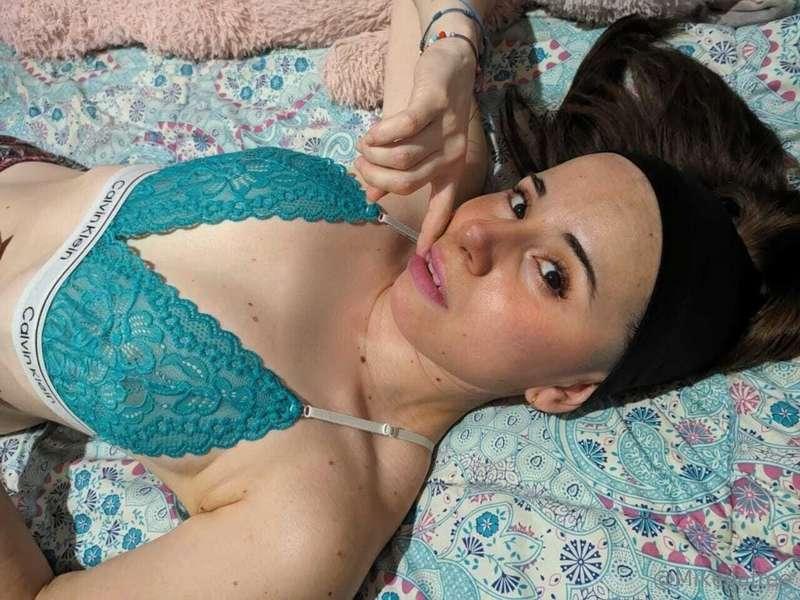 Do you have something else I can put in my mouth? 😉 DM me to..