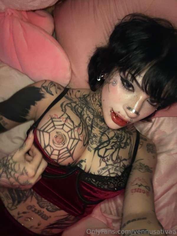 Let's see if you can take off my piercing 😈