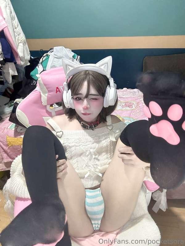 me lo harias mientras estoy jugando en la pc?.. (⁄ ⁄•⁄ω⁄•⁄ ⁄..
