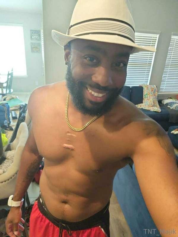 Loving my new hat 🤣🤣