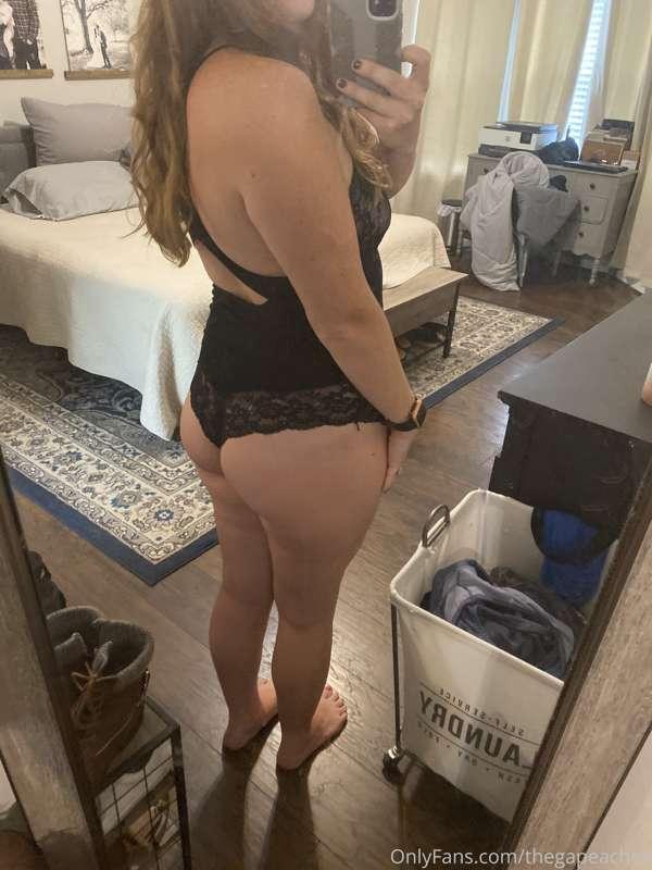 Looks like black lingerie won the poll. 🍑