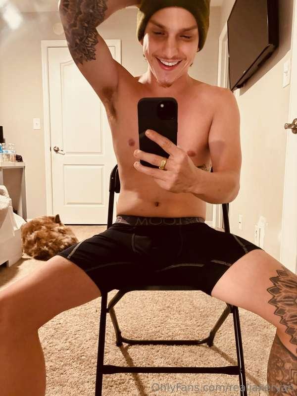 I do the freakiest shit in this chair lol. If only these wal..