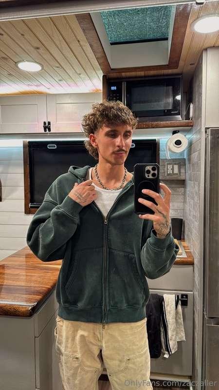 late night vibes in the truck 