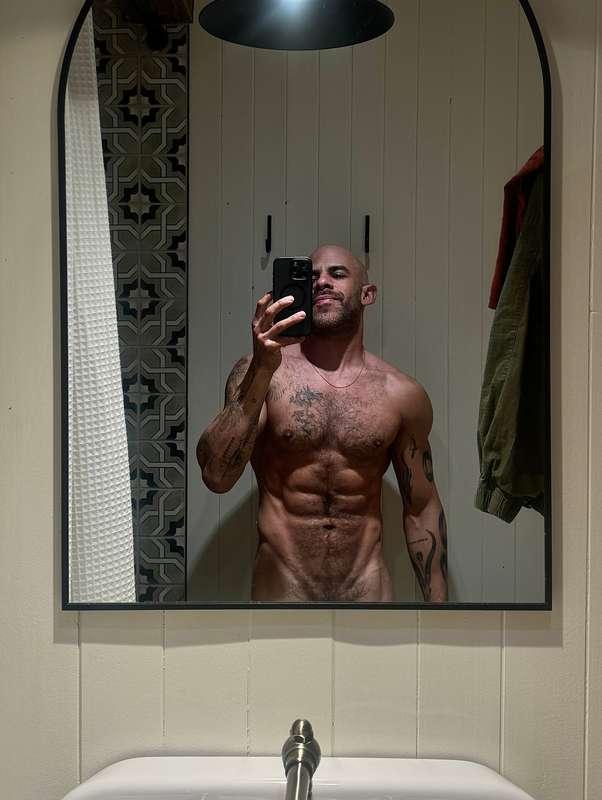 Airbnb mirrors out in the countryside always hits different...