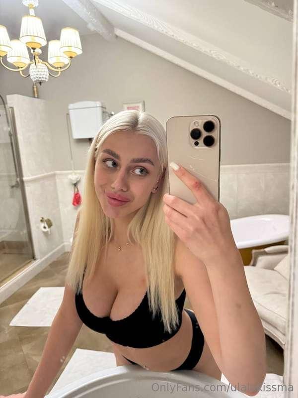 Got all glammed up just to go bake mac n cheese💅🏻