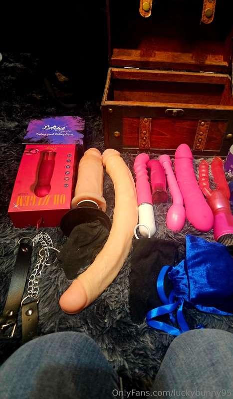 I want to add to My collection of toys 😈 