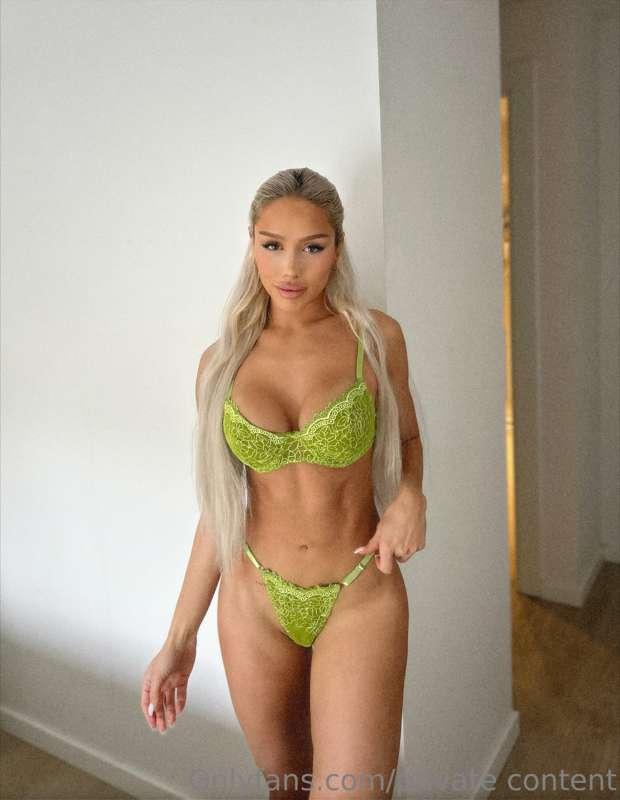 Tits fell out on my vip😖 @sandrasophia.vip
