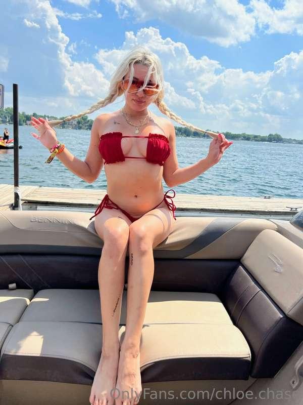 I’m home alone and SO horny! Tip me $20 to get my attention ..