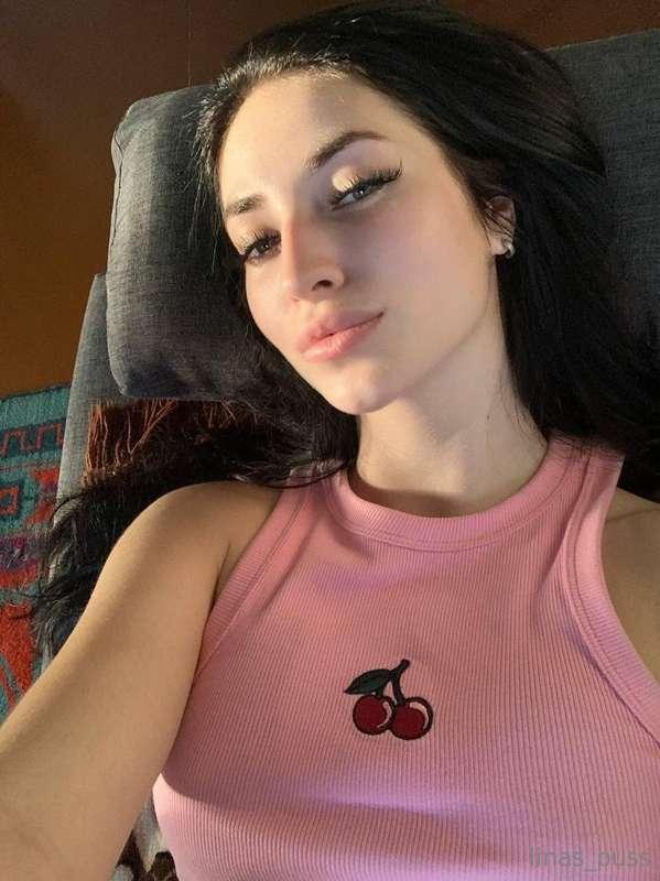 Hello, everyone! ✨ My name is Sarah @sarahcaramel, and I abs..