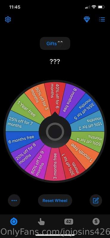 wanna play? 5$ for a spin🖤