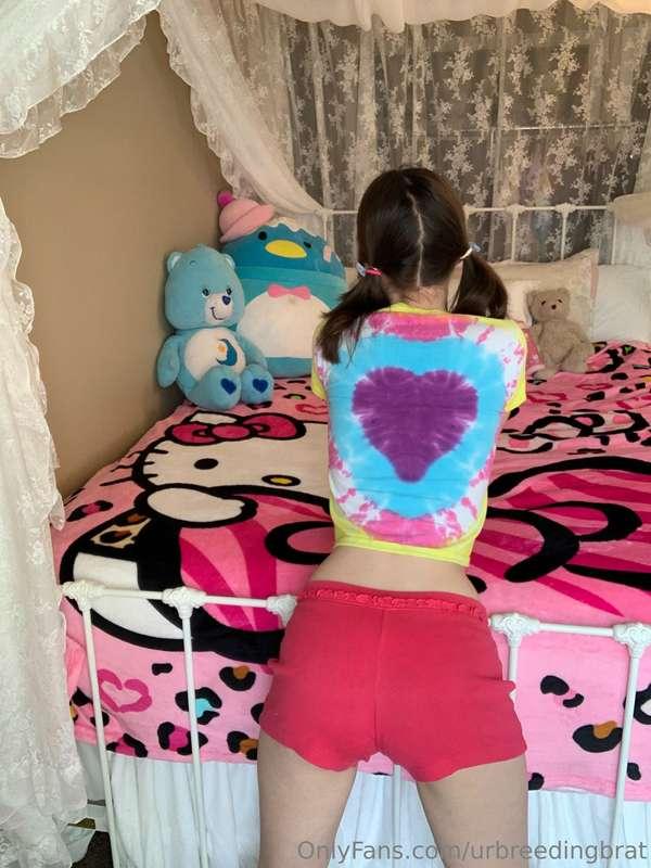 The heart on my shirt is for you ! 💜