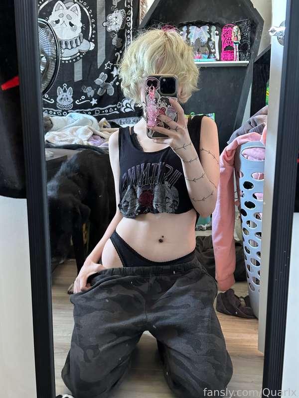 I think my outfit looks good but would it look better on ur floor?!! 😈💦

#fyp #ftm  #trans #femboy #tattoos #piercings #altboy #goth #eboy #tdick #softboy #emo #emoboy #petite #fem #boypussy