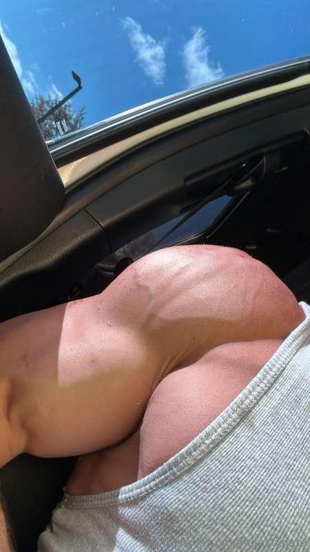 Quick shoulder pump 😏