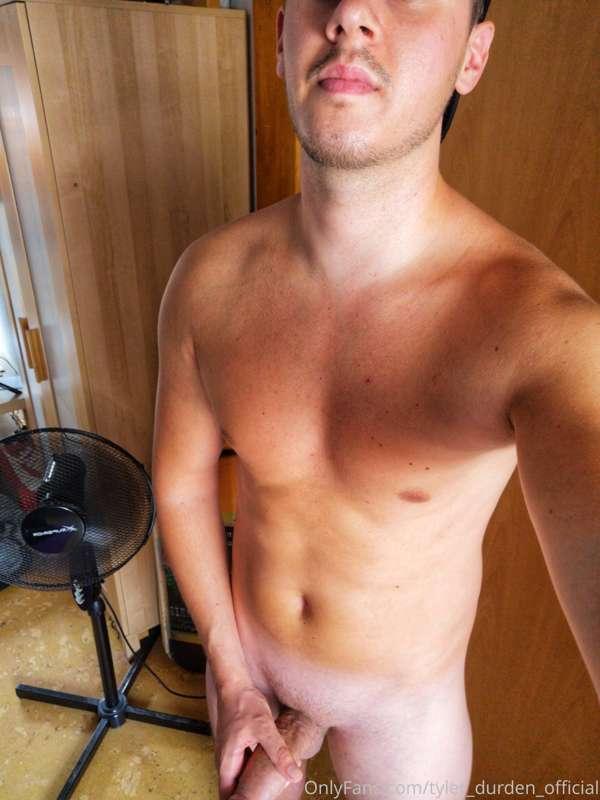 Wanna know what I did after taking the pic? 😜