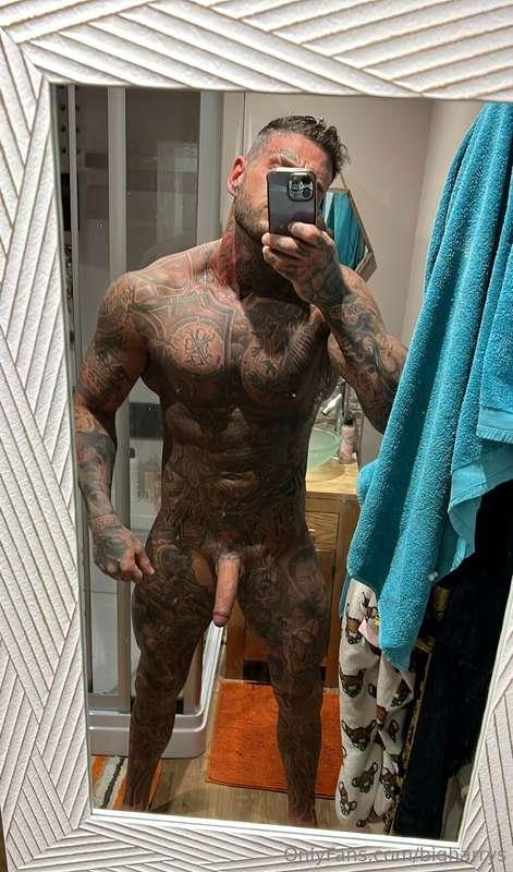 Shower time.. wanna join🥵😈