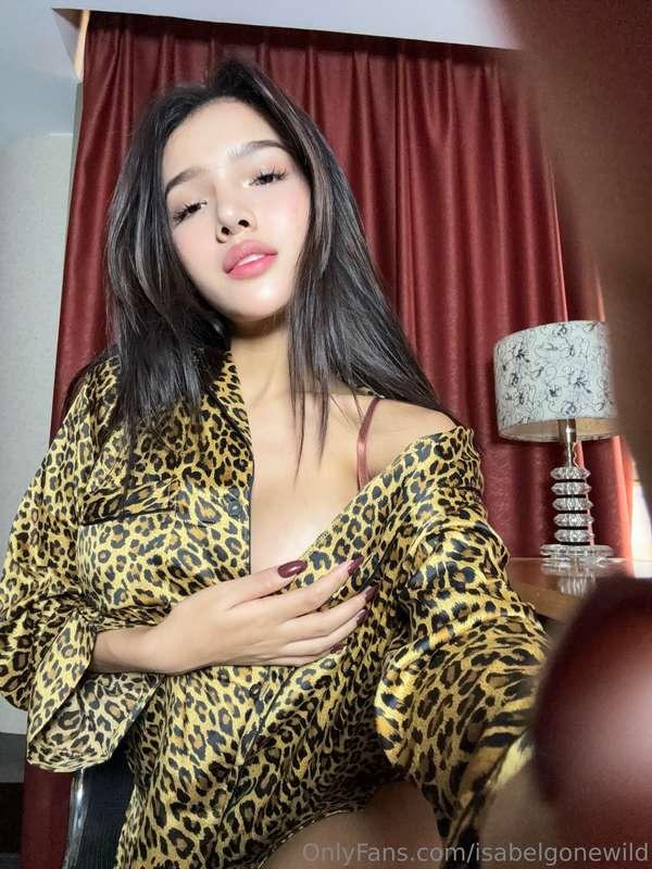 wanna sink your teeth in? 😼