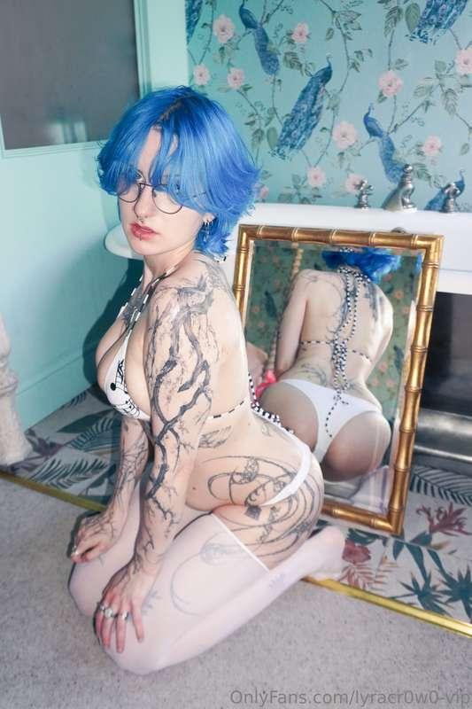 let's do it in front of the mirror >:)