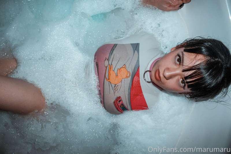 Take a bath with me ...