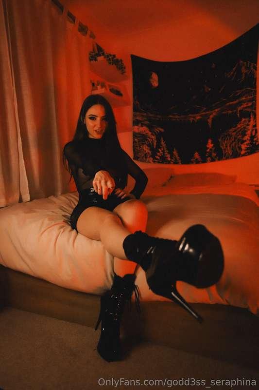 godd3ss_seraphina image #0