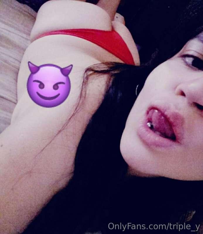 FREE NUDES FOR THE FIRTS 5! 
@mujerinsatiablexx             ..