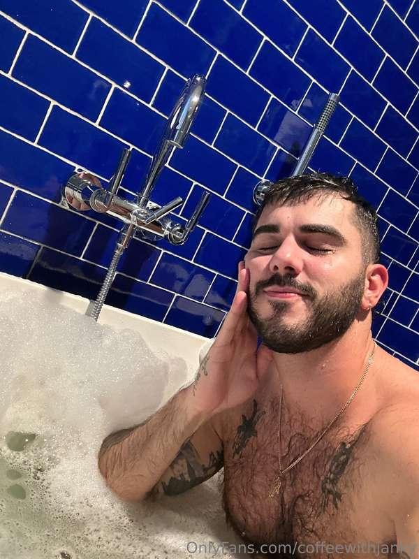 take me back to this hotel room in miami 🥹