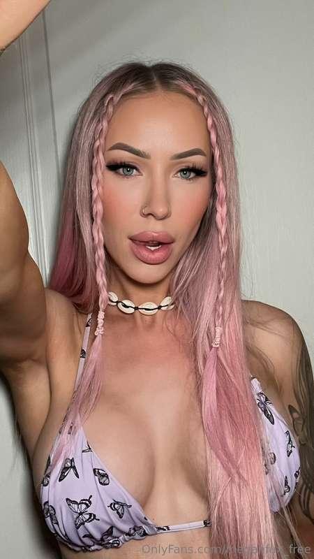Come chat on my vip page @meganfux_vip