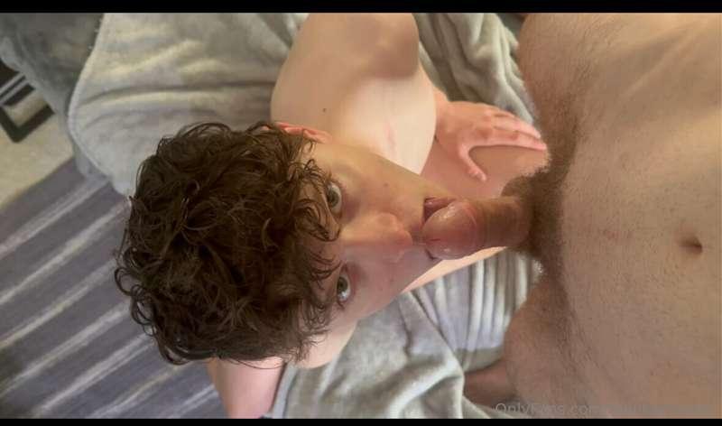 @ethantate looked so good with his pretty lips around my coc..