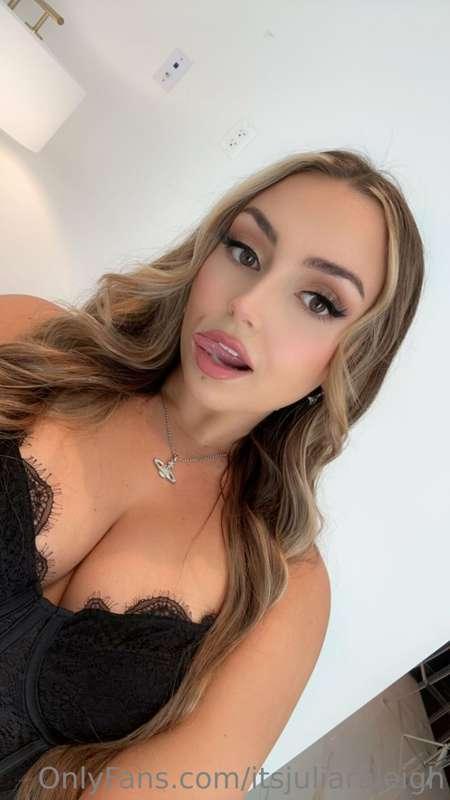 hi💗😘 let’s chat on my main page @juliaaraleigh