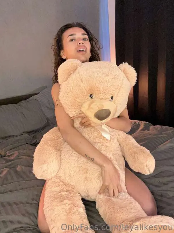 Cuddle with me, baby 🧸 Who needs clothes when you have a big..
