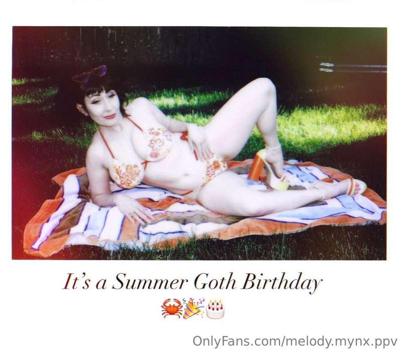 It’s my Birthday!!!! Tip $7 and I’ll send you a Solo video!!..