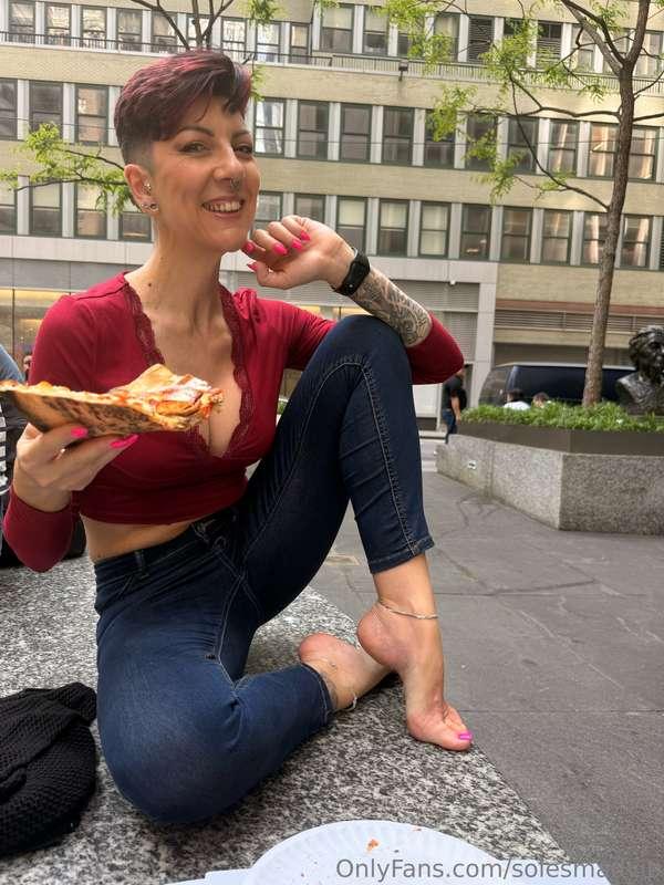 Hi 👋 are you hungry?