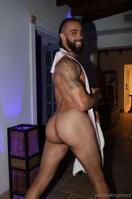 you better get your sweet ass to my Live tonight at 11 pm ES..
