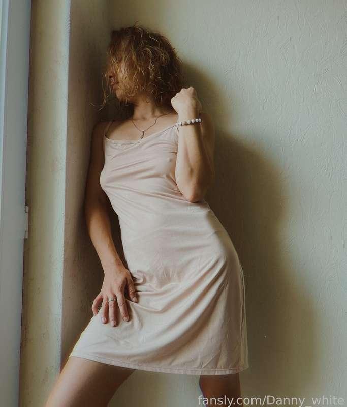 It's been a while since I spoiled you with my innocent beauty. Enjoy ❤️

#fyp #dannywhite #hotwife #goddess #petite #curly #beauty #cute #milf #body
