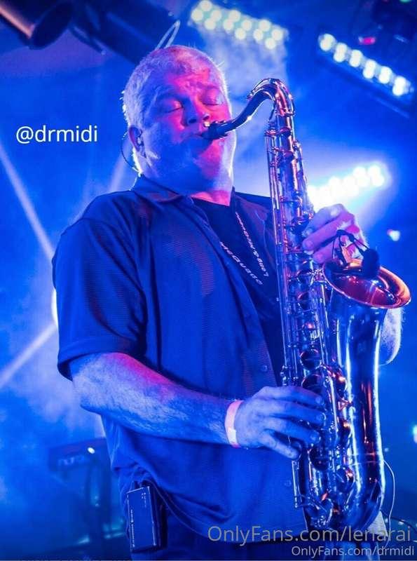 #🎸🎹🎷🎵🎵 Music man is a lifelong musician who loves playing mu..