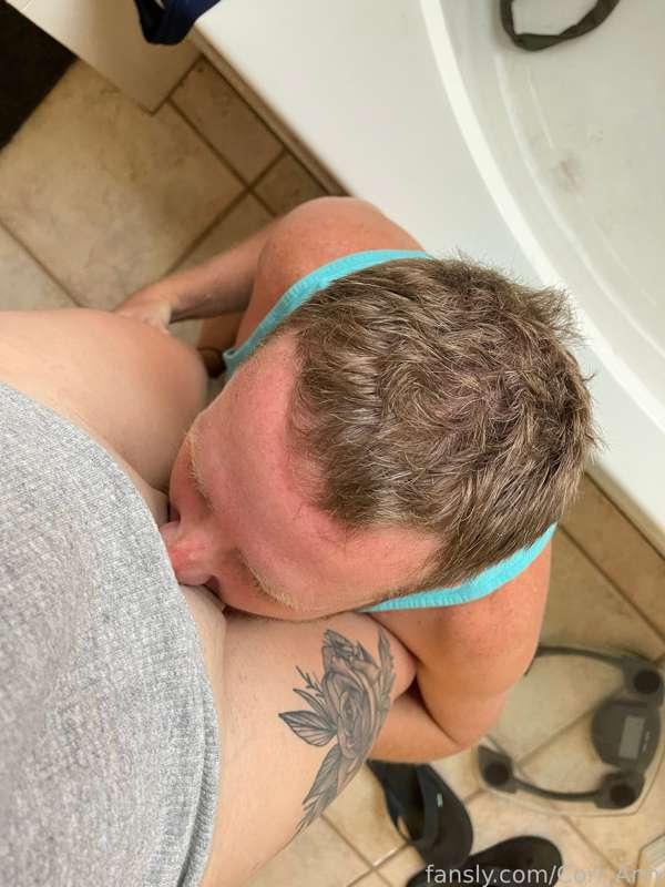 Well GOOD MORNING to me!!!! 😍😍😍 Would anyone else like to help?

#fyp #redhead #tattooed #pussy #pov #pussyeating #oral #pussylicking