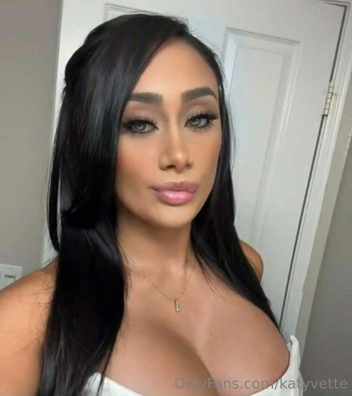 A lil cleavage never hurt anyone....