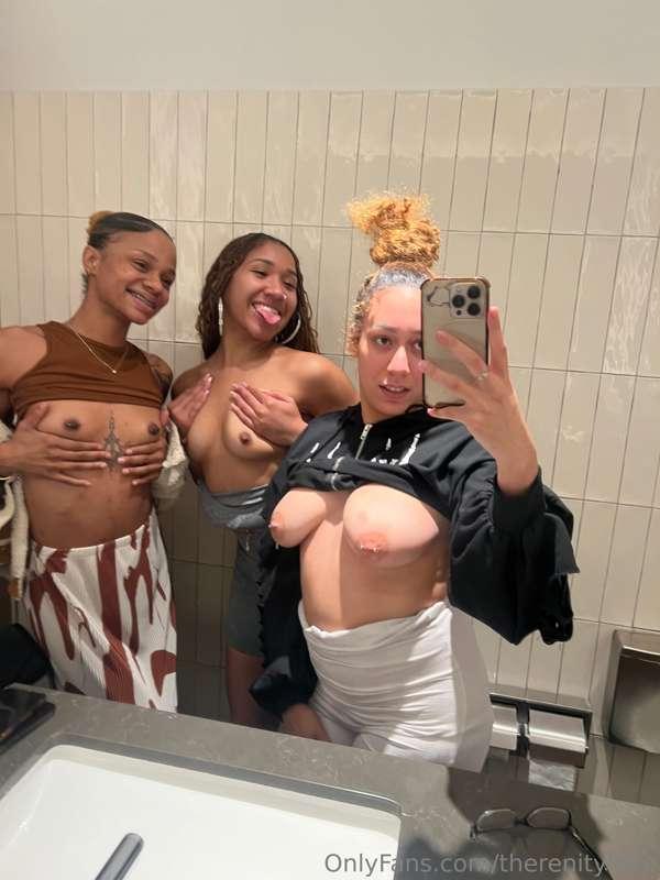 When my homegirls and i go for drinks 🤣😍
