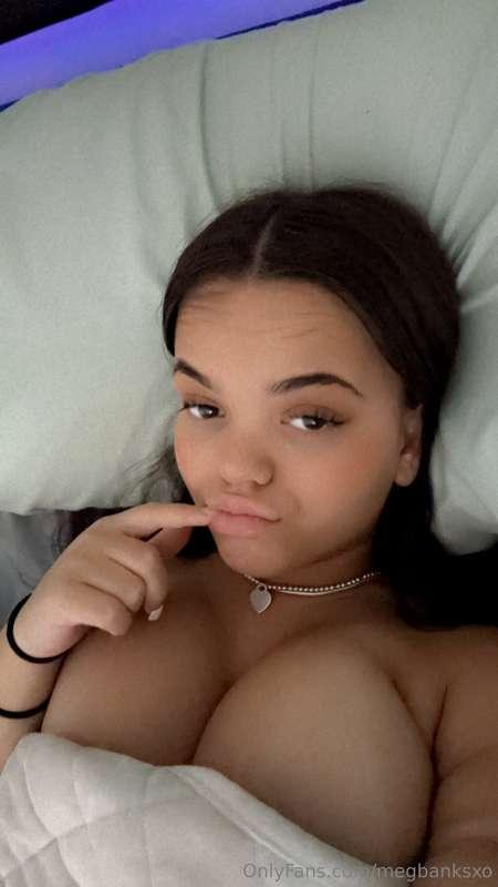 cum chat daddy I'm not leaving this bed 💦