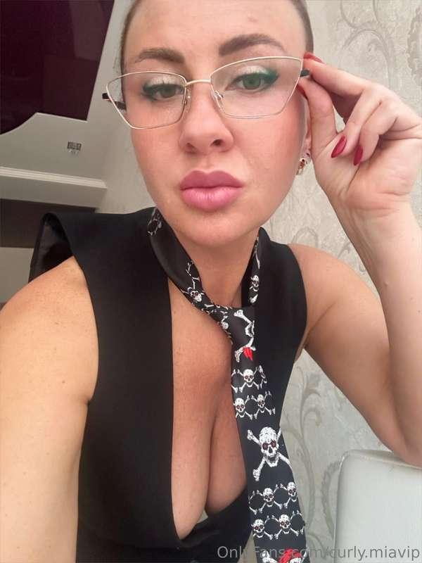 Today I’m shine like never! Did this makeup in beauty salon ..