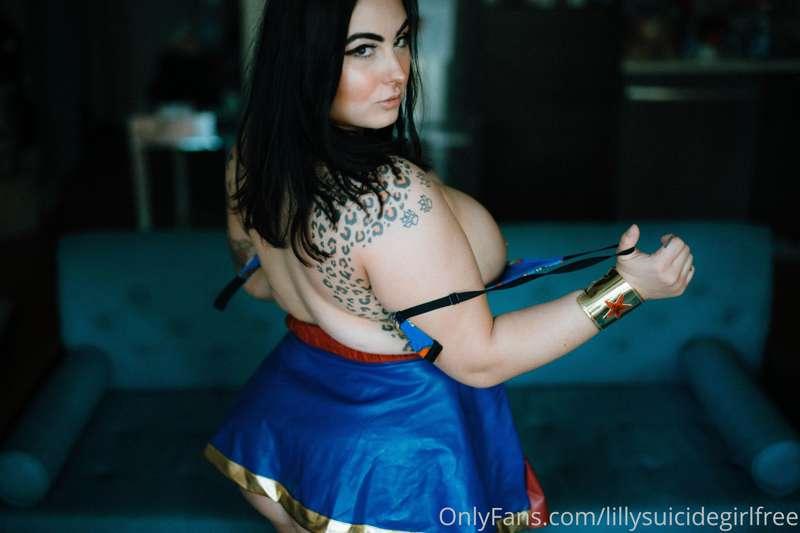 lillysuicidegirlfree image #2