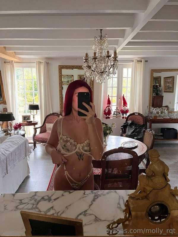 J'ai toujours pas enlevé mes décos de noel me jugez pas 🤭😭😭