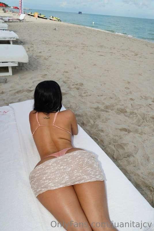 Can you rub my tanning lotion in babe?
