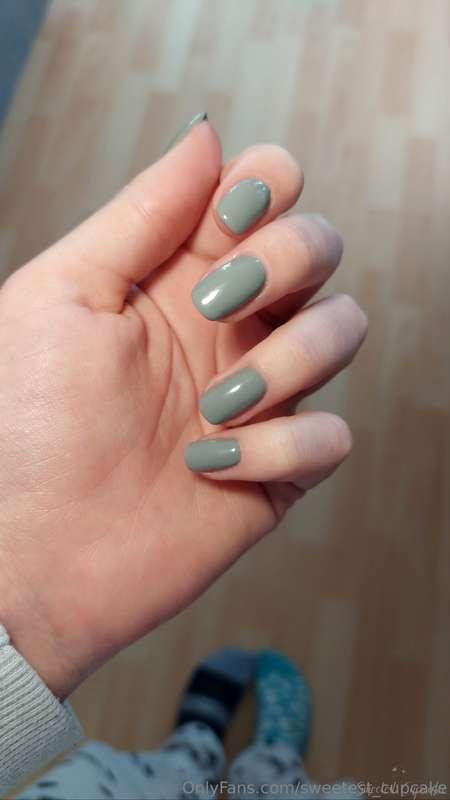 New nails, should I put this colour on my toes as well? Igno..