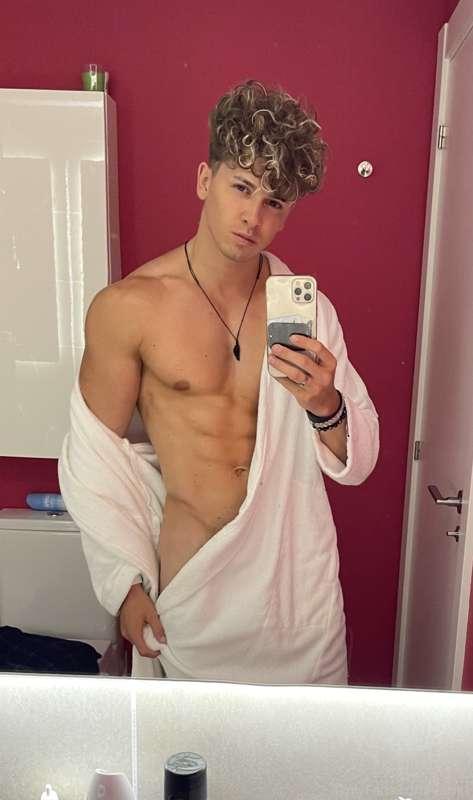 🥴🥴🥰