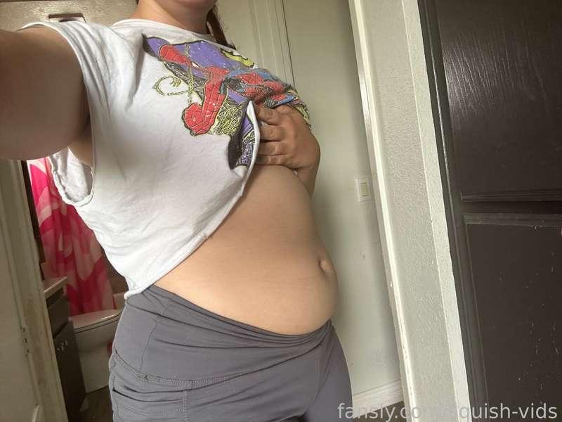 before and after a ridiculously yummy meal bought by you all!! my belly thanks you 🤰🙂‍↕️